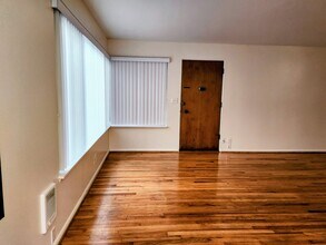 5301 Ravenna Ave NE, Unit 4 in Seattle, WA - Foto de edificio - Building Photo