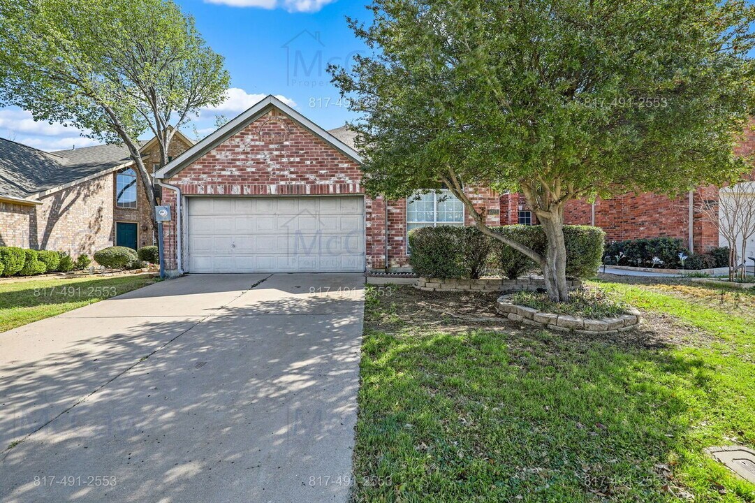 2119 Amherst Dr in Lewisville, TX - Building Photo