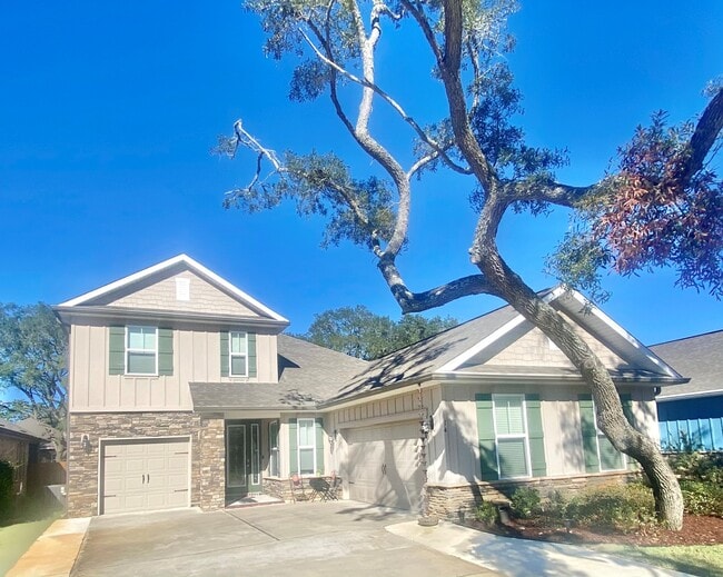 property at 14 6th Ave