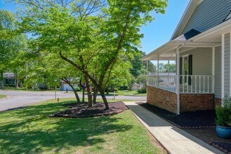 1110 Berkshire Dr in Anniston, AL - Building Photo - Building Photo