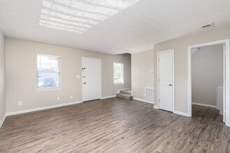 Apex Johnson City in Johnson City, TN - Building Photo - Building Photo