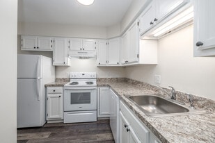 Hickory Hills Apartments in Chittenango, NY - Building Photo