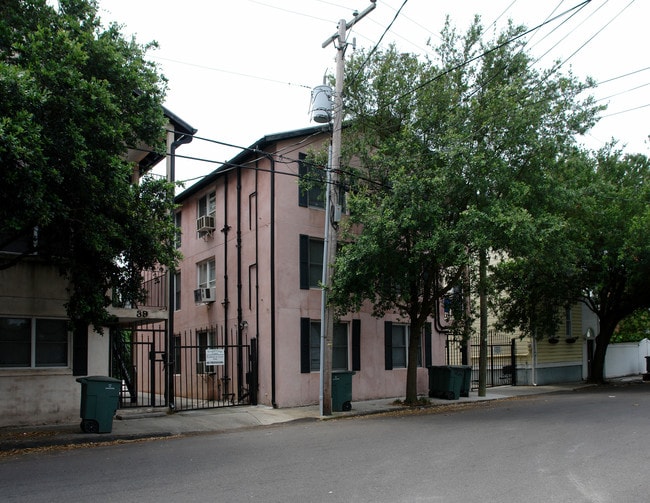 Wraggborough Court in Charleston, SC - Building Photo - Building Photo