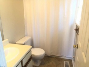 829 W 47th St in Norfolk, VA - Foto de edificio - Building Photo