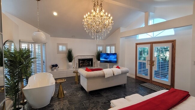 1259 Bonnie Brae St in Hermosa Beach, CA - Foto de edificio - Building Photo