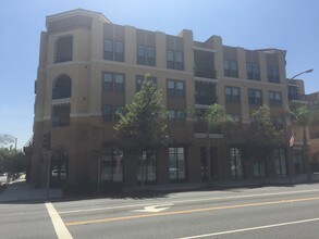428 W Main St in Alhambra, CA - Building Photo - Building Photo