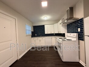 1824 Thonig Rd in Houston, TX - Foto de edificio - Building Photo