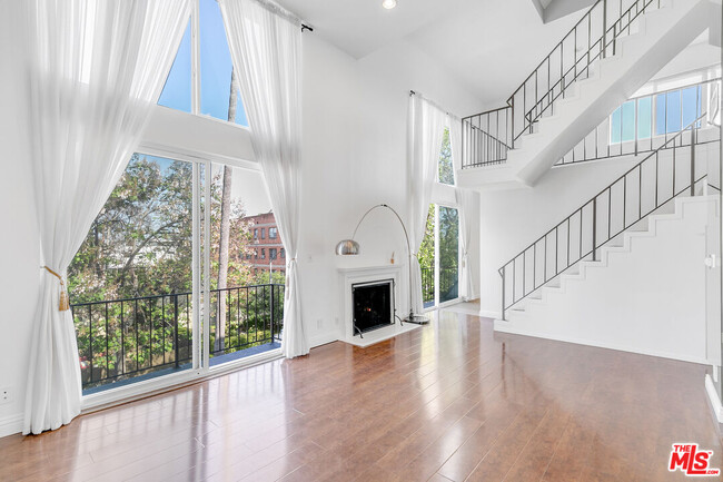 property at 815 N Las Palmas Ave