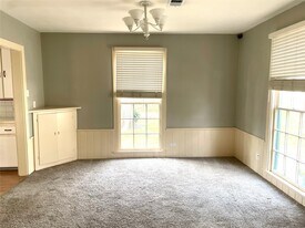 3326 Triplett St in Bacliff, TX - Building Photo