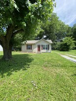 111 Gail St in Oak Grove, KY - Building Photo