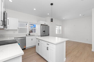 6912 Eberhart St in San Diego, CA - Building Photo - Building Photo