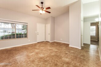 6646 W Sunnyside Dr in Glendale, AZ - Building Photo - Building Photo