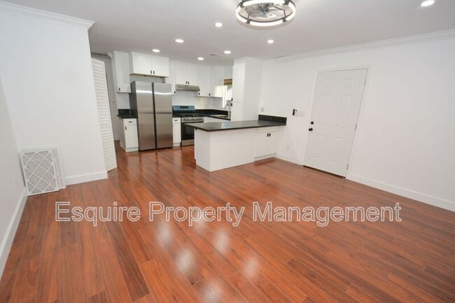 938 Douglas Ave in Oxnard, CA - Building Photo - Building Photo