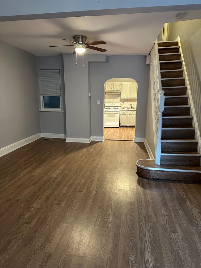 property at 2135 E Auburn St