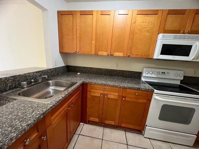 property at 1025 Twin Lakes Dr