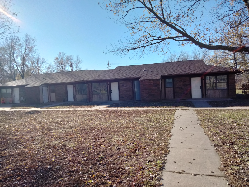 920 Countryside Ln in Oswego, KS - Building Photo