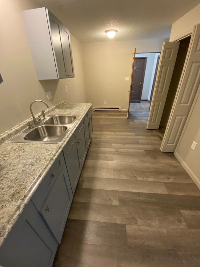 property at 2901 Lawnridge Ct
