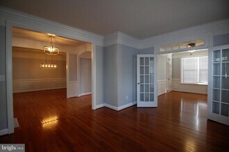 44136 Riverpoint Dr in Leesburg, VA - Building Photo - Building Photo