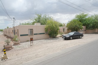 1102 E Limberlost Dr in Tucson, AZ - Building Photo - Building Photo