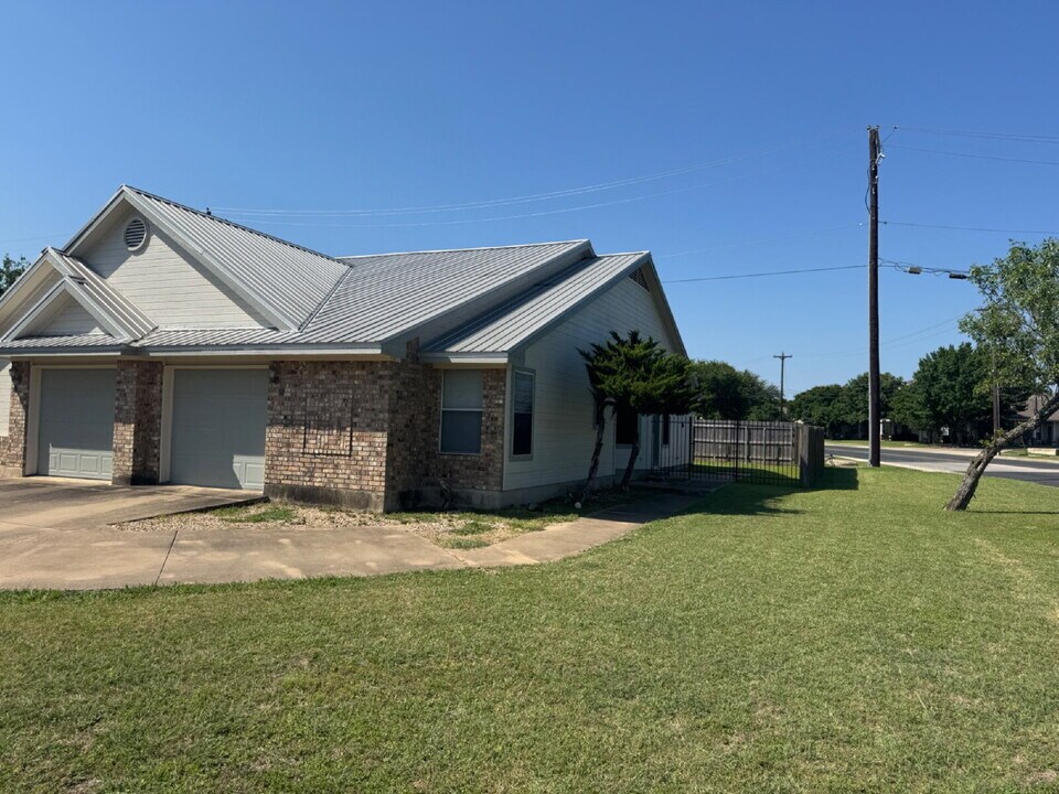 2914 Whisper Oaks Ln in Georgetown, TX - Building Photo