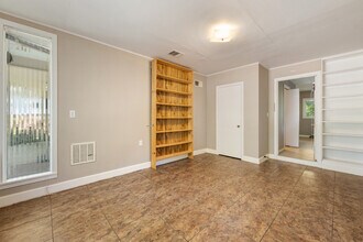 2605 W 49th St in Austin, TX - Building Photo - Building Photo