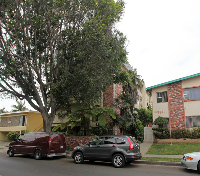 1665 Federal Ave in Los Angeles, CA - Building Photo - Building Photo