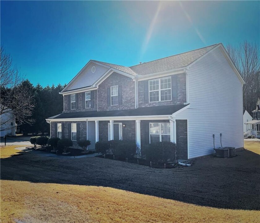 3368 Hill Pond Dr NE in Buford, GA - Building Photo