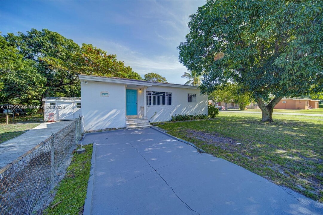12825 NW 13th Ave, Unit 1 in North Miami, FL - Building Photo