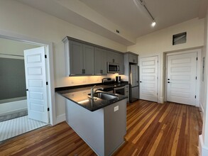 301 Campbell Ave SW in Roanoke, VA - Building Photo - Building Photo