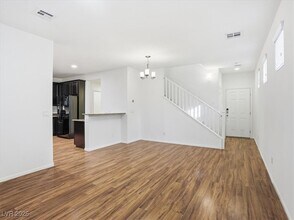 9333 W Pearblossom Sky Ave in Las Vegas, NV - Building Photo - Building Photo