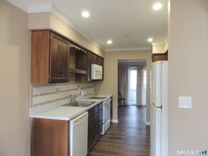 124 S Montowese St in Branford, CT - Building Photo - Building Photo