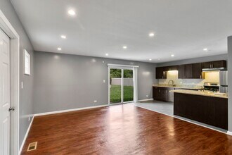 5838 Woodgate Dr in Matteson, IL - Building Photo - Building Photo