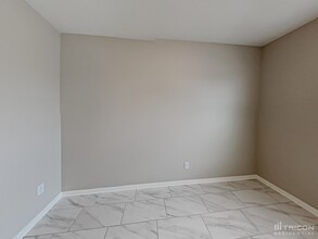 1342 Barrel Dr in Dallas, TX - Building Photo - Building Photo