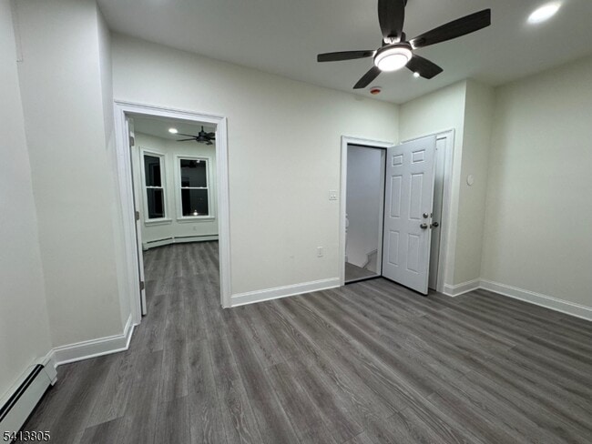 1015 Flora St in Elizabeth, NJ - Building Photo - Building Photo