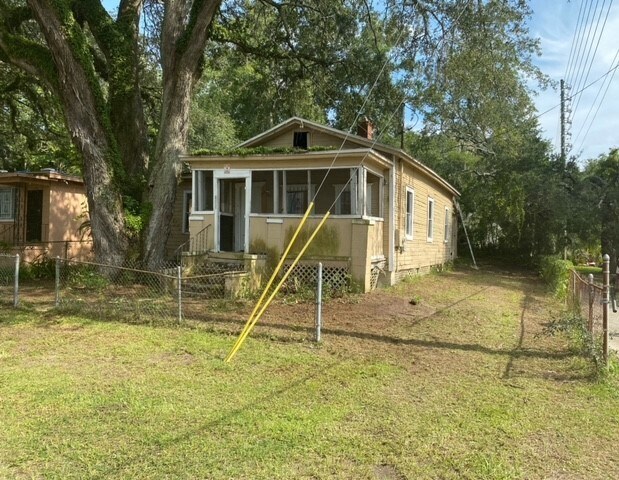 1668 W 36th St in Jacksonville, FL - Foto de edificio - Building Photo