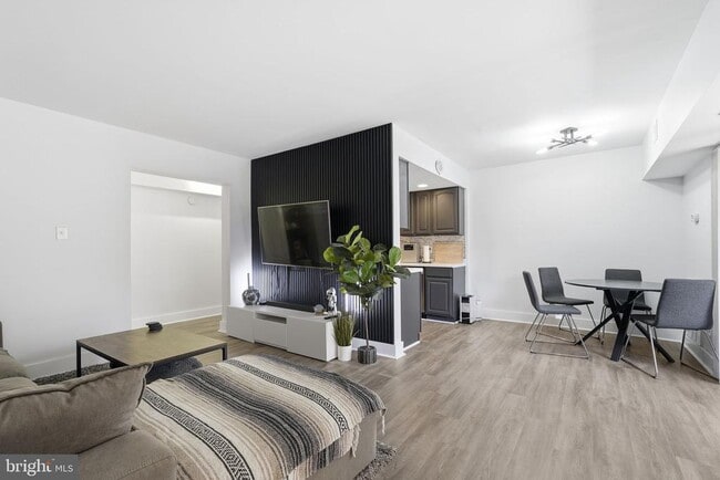 11647 Stoneview Square in Reston, VA - Building Photo - Building Photo