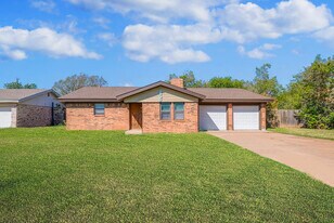 2406 Rountree Dr in Abilene, TX - Building Photo