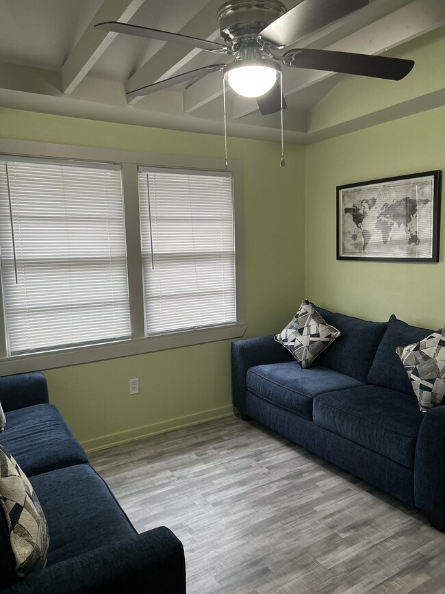 9115 Palmetto St in New Orleans, LA - Building Photo - Building Photo