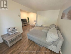 104 Salter Crescent in Ottawa, ON - Building Photo - Building Photo