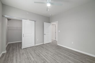 The Wayfarer in the Dale in Springfield, MO - Foto de edificio - Interior Photo