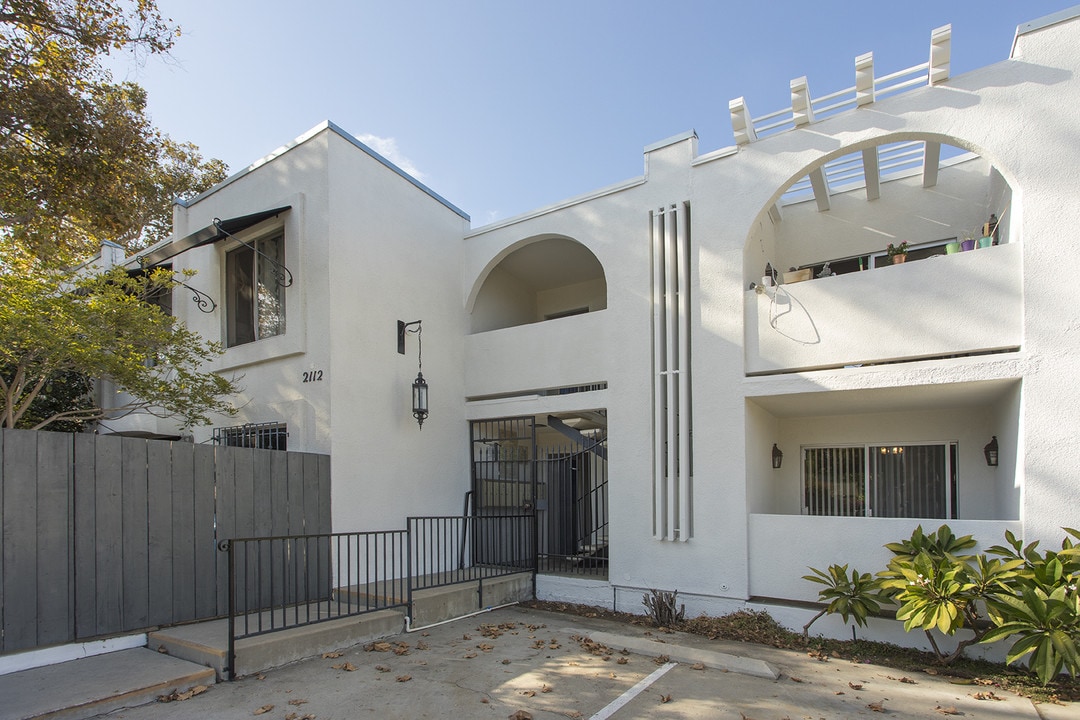 2112 Garnet Ave-Unit -Unit 1E in San Diego, CA - Building Photo