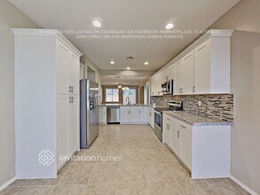 15206 W Port Royale Ln in Surprise, AZ - Building Photo - Building Photo