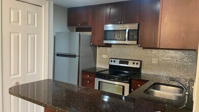 10117 Old Orchard Ct in Skokie, IL - Building Photo - Building Photo