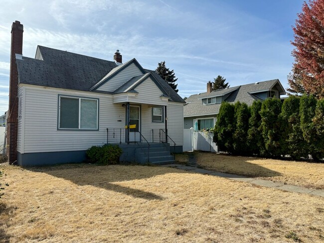 2117 W Carlisle Ave in Spokane, WA - Building Photo - Building Photo