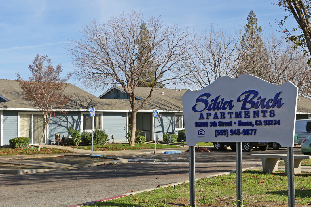 Silver Birch Apartments in Huron, CA - Foto de edificio