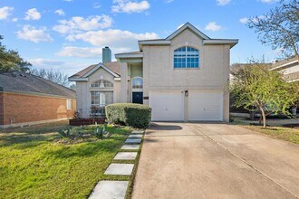 6303 Sam Maverick Pass in Austin, TX - Foto de edificio - Building Photo