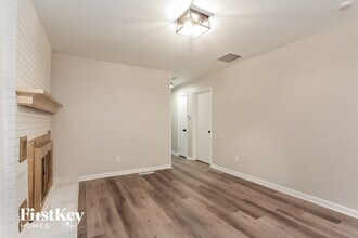 2432 Kendrick Ave in Charlotte, NC - Foto de edificio - Building Photo