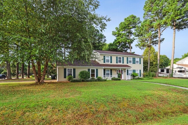 130 Camelot Crescent in Yorktown, VA - Building Photo - Building Photo