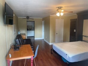 405 Dunwoody St in Tallahassee, FL - Building Photo - Building Photo