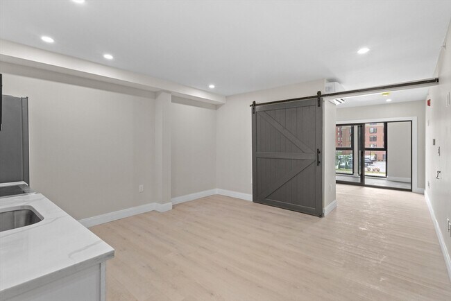 153 Green St in Worcester, MA - Building Photo - Building Photo